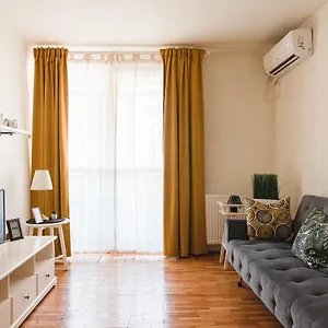 Ultracentral With View - Old Town Apartment