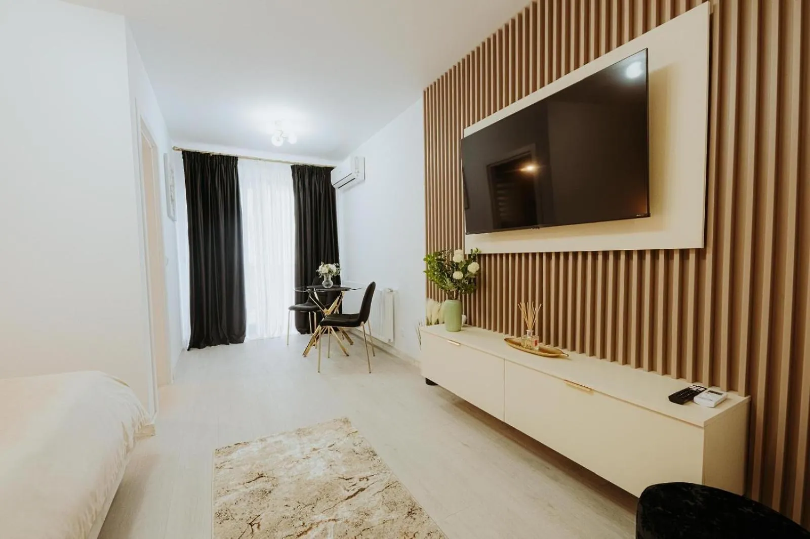 Mara Studio Hills Bukurešť 0*,  Rumunsko