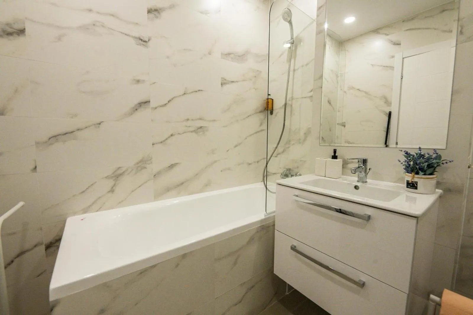 Apartment Mara Studio Hills Bucharest